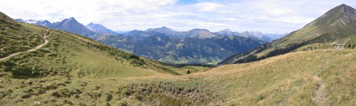 Panorama towards Lauenen